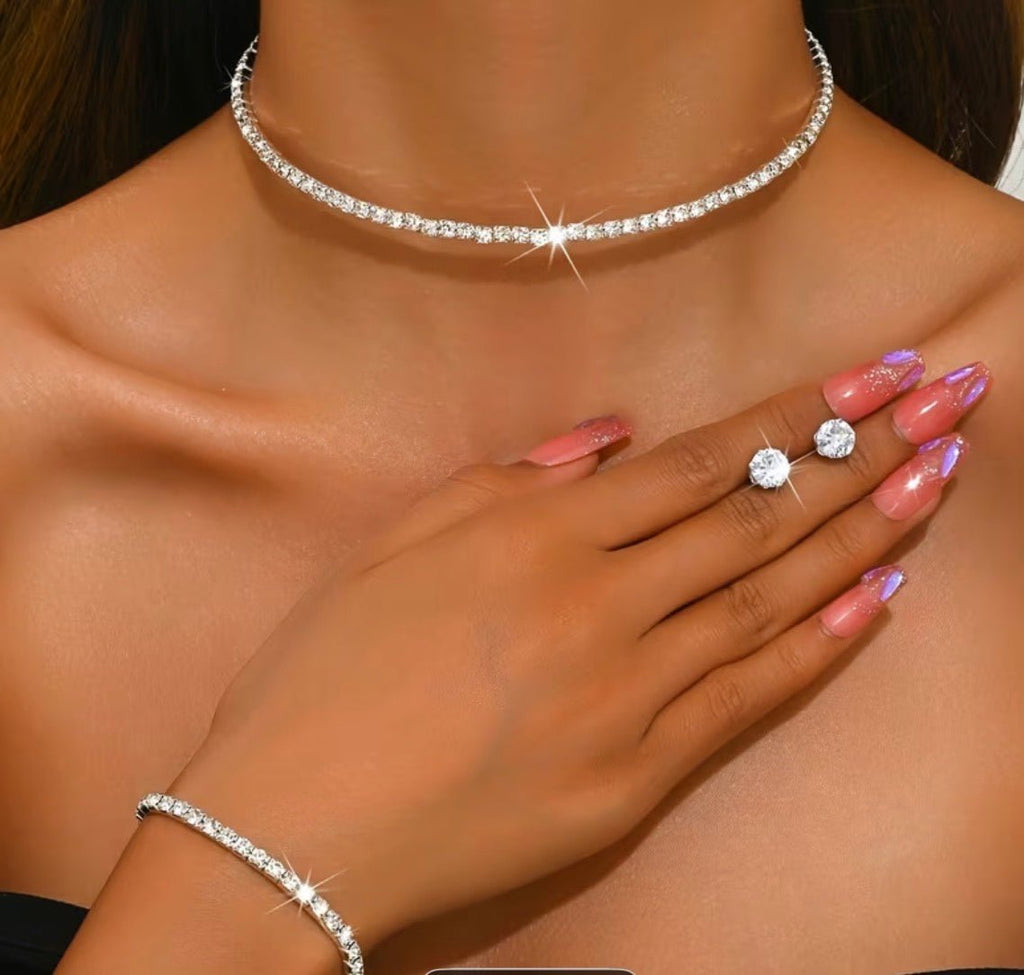affordable luxury lifestyle brand, accessible luxury online boutique, curated high fashion essentials, private collection luxury retail, minimalist luxury fashion aesthetics, elite capsule wa